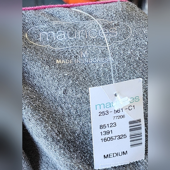 Maurices Women's Short Sleeve Jacket, Sweartshirt, Hooded, Full Zip, Size M - Picture 9 of 11